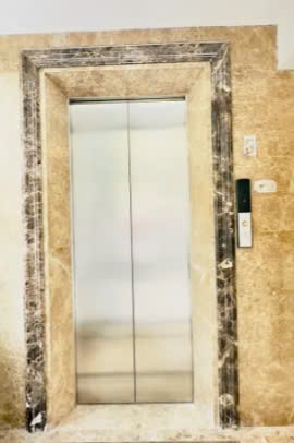 Tôi cho thuê nhà hai mặt tiền,mới, Lạc Long Quân, 99m2x 5T vỉa hè 28 Tr