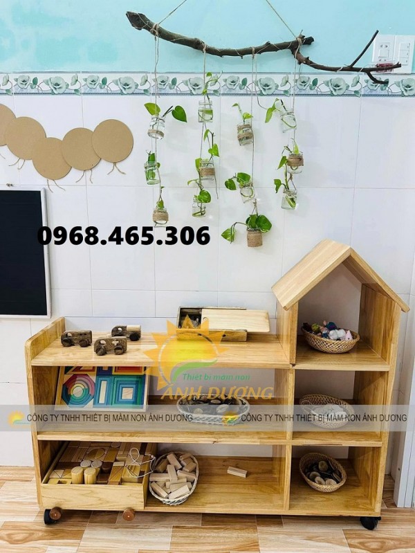 Kệ montessorie mầm non, kệ gỗ cao su mầm non