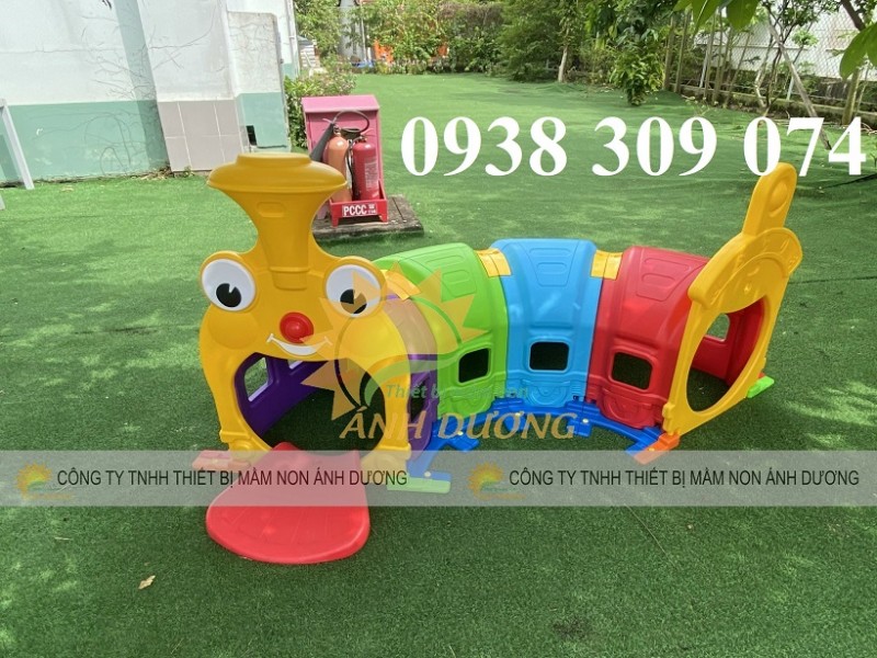 Hầm chui tàu hỏa mầm non, hang chui tàu hỏa mầm non