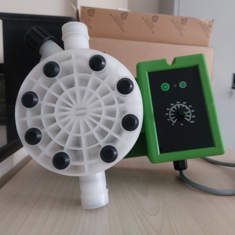 Bơm định lượng EMEC TCO 0330 lưu lượng lên đến 30 L/h