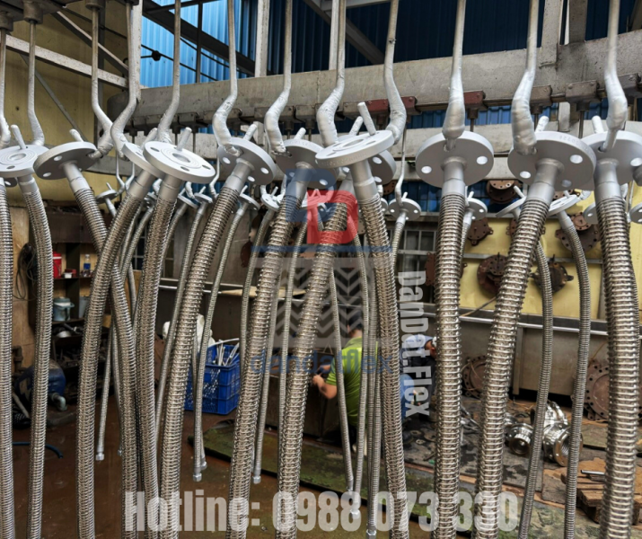 Ống Mềm Inox 304 – Giải Pháp Dẫn Nước, Hơi, Khí Linh Hoạt & Bền Bỉ