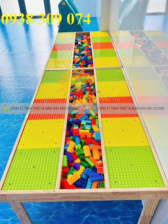 Bàn chơi lego trẻ em , bàn lego khu vui chơi