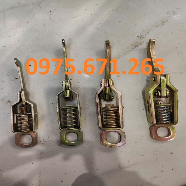 Công dụng của bộ tay gài khóa cửa thùng xe tải