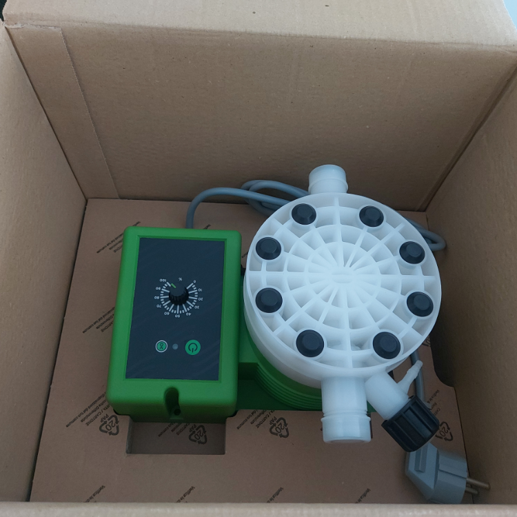 Bơm định lượng EMEC TCO 0420 lưu lượng 20 L/h