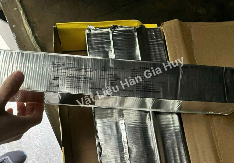 Que hàn đắp chống mài mòn Esab OK 84.78