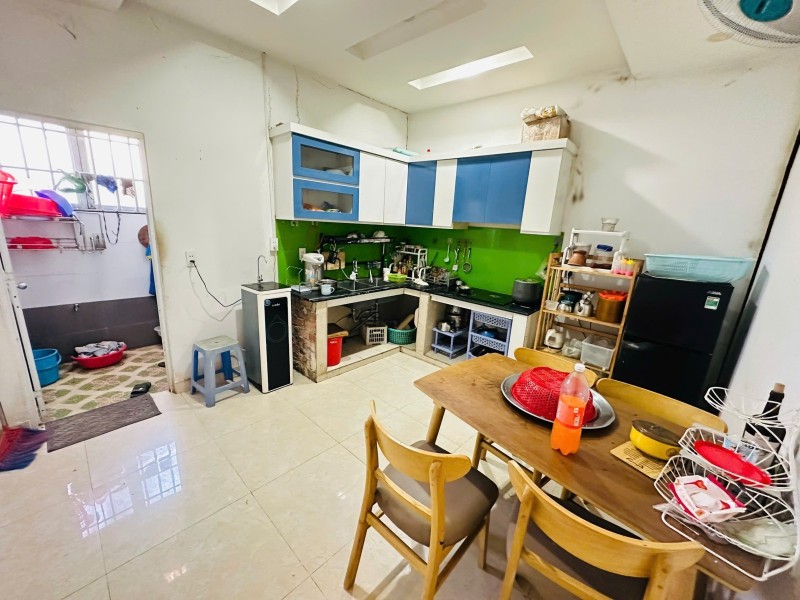 Bán nhà đường số 9, Phường Linh Tây, Thủ Đức, TP HCM. DT 76m2, cấp 4,  sổ hồng,  Giá 4.1 tỷ