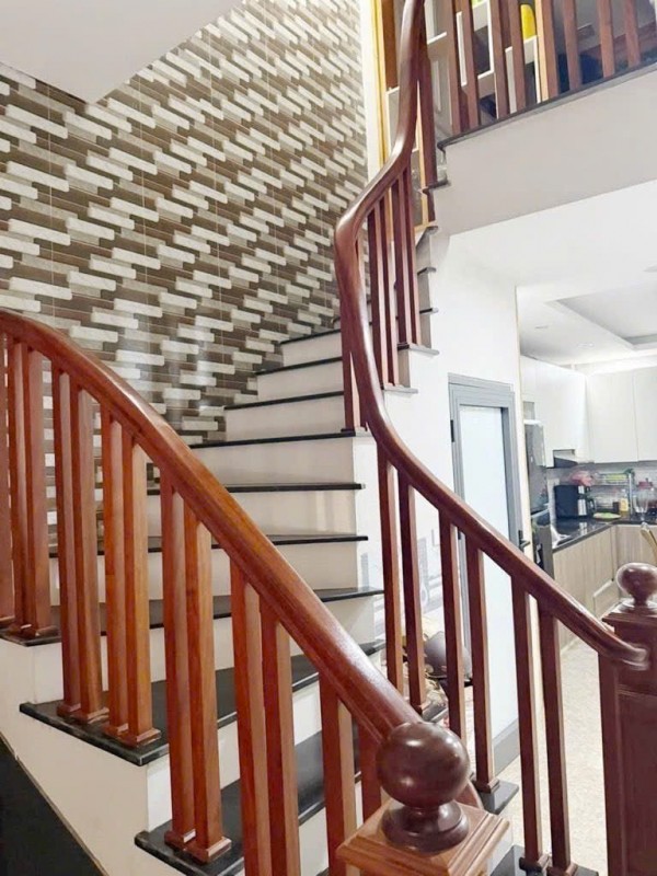 Nhà ngõ thông, kinh doanh, dòng tiền ổn định