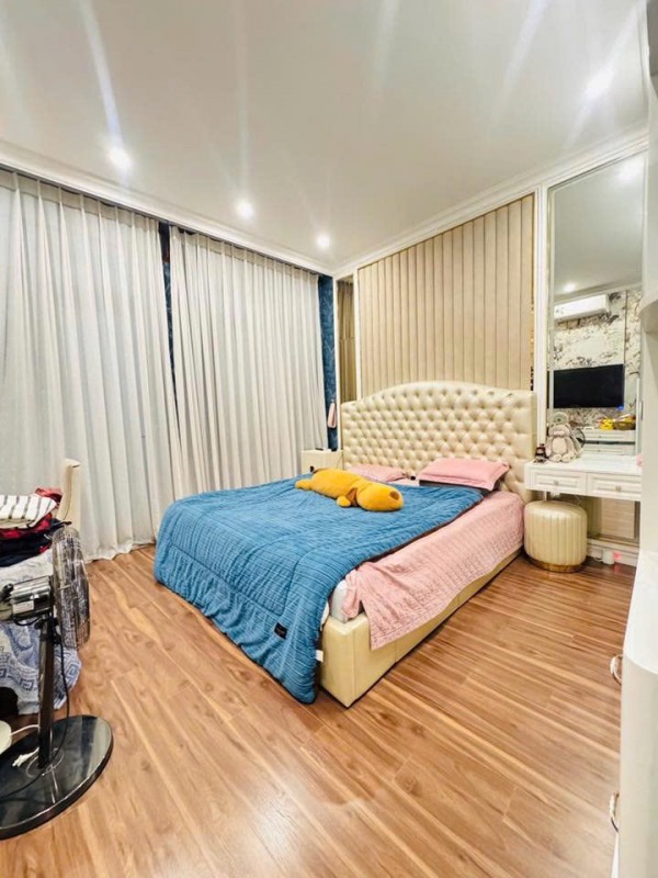 Bán nhà Hàng Bài, 45m2, 5 tầng, mặt tiền 5.2m, 27.5 tỷ, ngõ rộng thoáng, kinh doanh đỉnh