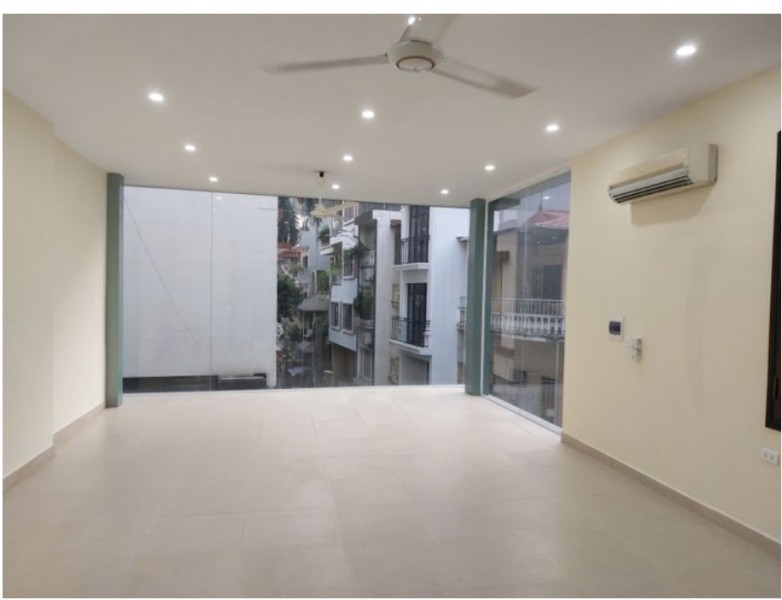 Bán nhà đẹp Phùng Chí Kiên- Lô Góc- Ô Tô vào nhà 56,9m2 giá 20 tỷ