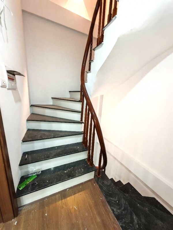 BÁN NHÀ LIÊN MẠC THƯỢNG CÁT – NHÀ 5 TẦNG XÂY MỚI – NGÕ NÔNG Ô TÔ – HƠN 5 TỶ