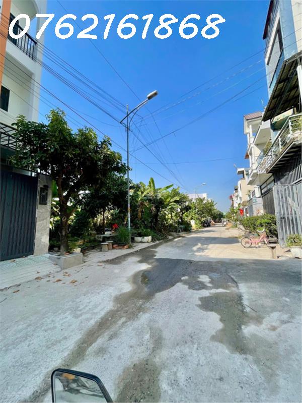 BÁN NHÀ PHỐ LONG TRƯỜNG TP THỦ ĐỨC NHỈNH 5 TỶ - 77M, 3 TẦNG, ĐƯỜNG Ô TÔ, DÒNG TIỀN 20TR/THÁNG