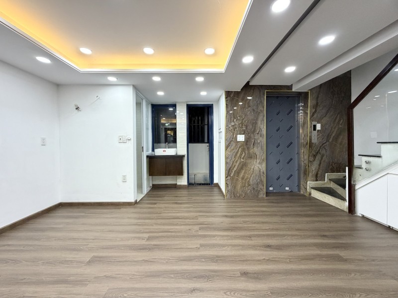 ‼️ Biệt thự mặt tiền trung tâm Phú Nhuận - Ngay UBND Quận – Hầm + Thang máy + Hồ bơi – 16.X tỷ