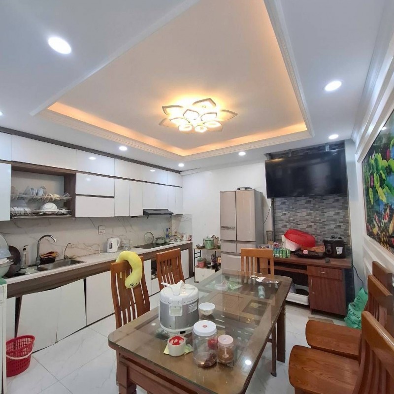 Bán nhà Phố Hoàng Liệt, Hoàng Mai, gần Ô tô, 2 thoáng, 41m2, 8.95 tỷ(CTL)