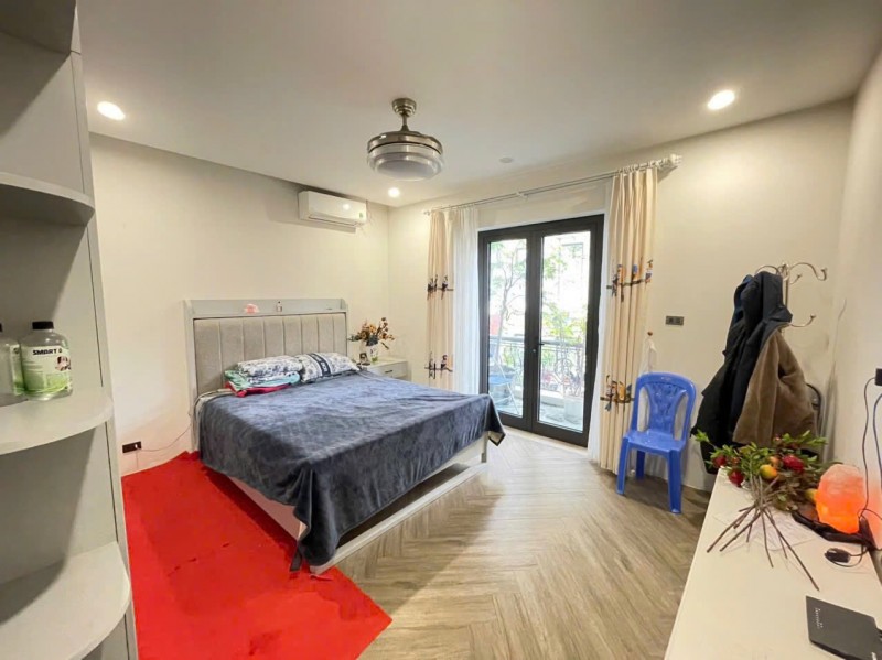 Cực hiếm! Bán tòa homestay mặt phố Liên Trì, 100m2, 9 tầng 1 hầm, mặt tiền gần 4.5m, 56.8 tỷ, ô tô