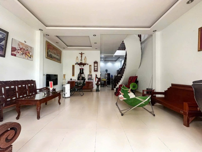 Bán nhà hẻm 8m 769/ Cách Mạng Tháng 8, phường 6, Tân Bình (4*17)