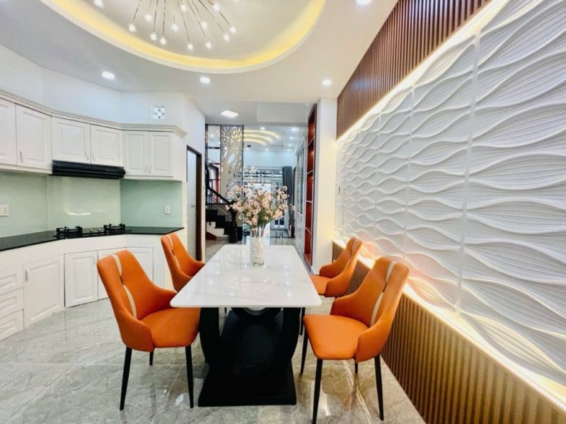 Bán nhà 3 tầng HXT đường Nguyễn Sỹ Sách 93m2(4.2*22) gần công viên vào ở ngay nhỉnh 5 tỷ