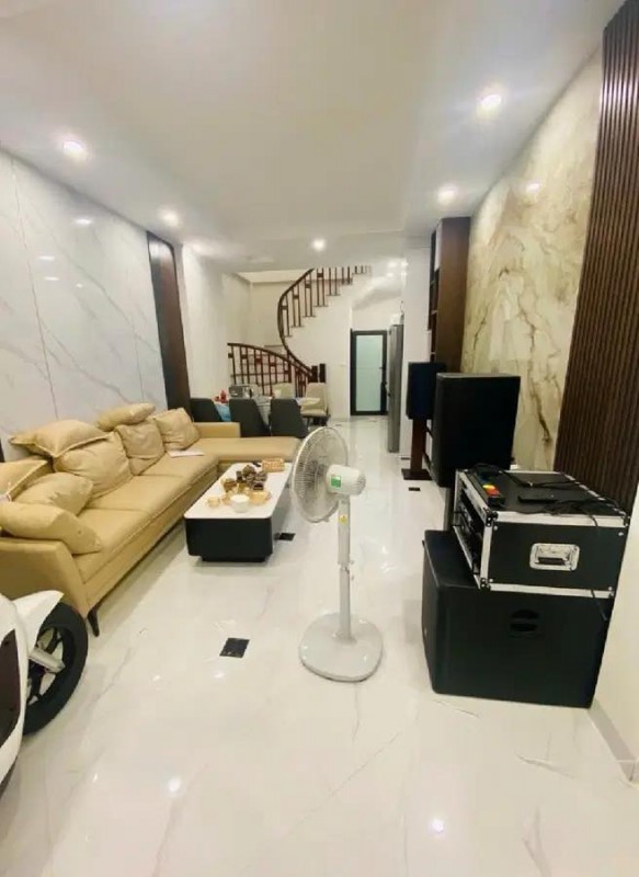 PHỐ NGUYỄN VĂN CỪ 45M2, 5T, Ô TÔ ĐỖ CỔNG, NGÕ THÔNG, GIÁ CHỈ 11.X TỶ