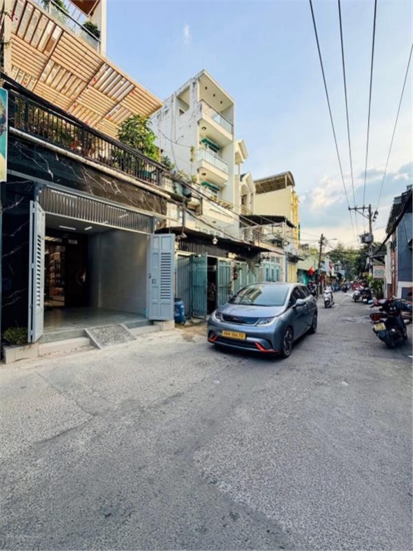 Bán nhà mặt tiền hẻm 872/ Quang Trung (4x18m) trệt 3 lầu 4pn giá 10,7 tỷ thương lượng