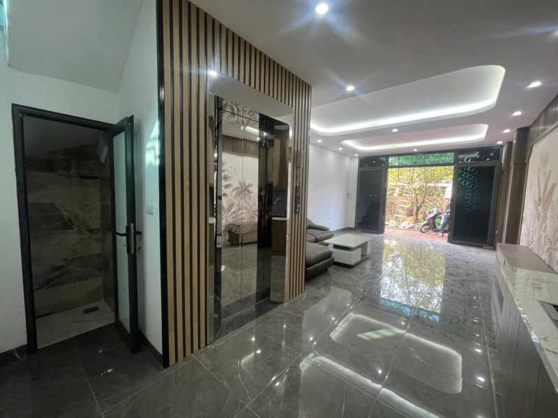 HẠ GIÁ 400TR BÁN NHÀ CỔ LINH 46M2, 6 TẦNG THANG MÁY CHỈ 12.X TỶ, Ô TÔ CẠNH NHÀ