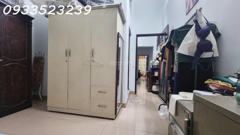 Giảm sâu - nhà 4 tầng 65.2m2 ngay chợ đêm Hạnh Thông Tây đường 8m, vỉa hè 4m kinh doanh chỉ 9,99 tỷ