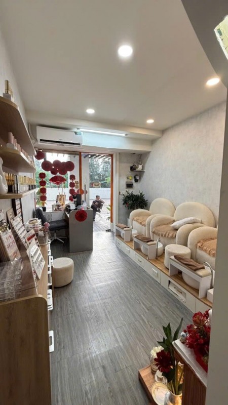 SANG NHƯỢNG TIỆM NAIL – MI – GỘI KHU SKYGARDEN QUẬN 7