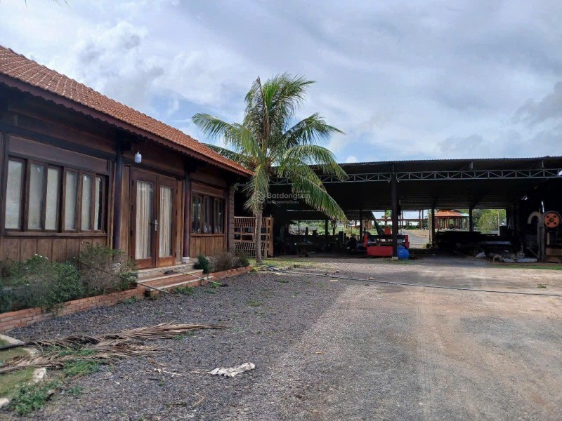 Chính chủ cần bán từ 30 tỷ xuống còn 20 tỷ cho thửa đất 7500m2 có 800 thổ cư.