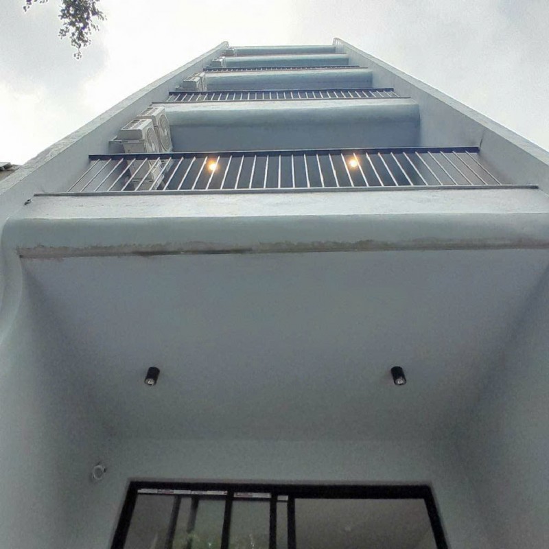 Bán Căn Nhà 5 Tầng Tại Lạc Long Quân Hà Nội