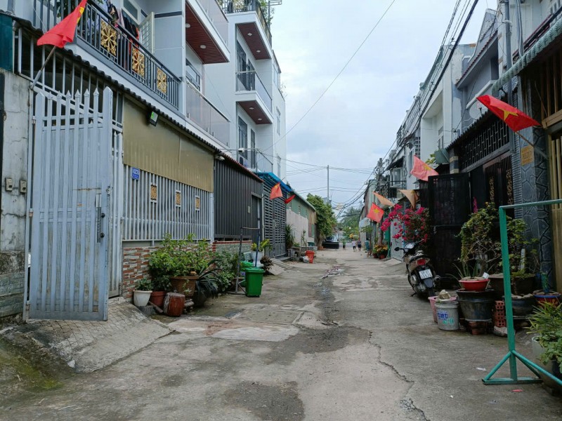 Bán gấp nhà Thạnh Xuân 52 quận 12 chỉ 4,2 tỷ tới 54m2, 2 tầng, hẻm xe hơi rộng thông, khu dân cư