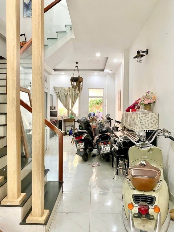 Bán nhà đường số 12, Phường Hiệp Bình Phước, Thủ Đức, TP HCM. DT 76m2, 3 tầng, 3PN - Sổ Hồng. Giá 