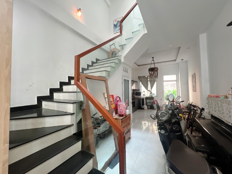 Bán nhà đường số 12, Phường Hiệp Bình Phước, Thủ Đức, TP HCM. DT 76m2, 3 tầng, 3PN - Sổ Hồng. Giá 