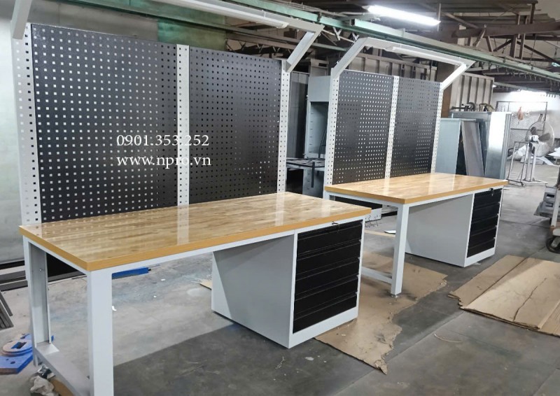 Xe đẩy đựng dao tiện CNC, Tủ đồ nghề 4 ngăn 1 cánh bảng treo, Tủ đồ nghề 9 ngăn KT: W700xD550xH1190/