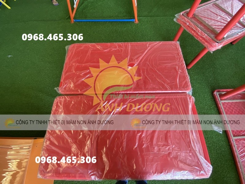 Bàn chữ nhật mầm non nhập khẩu, bàn nhựa mầm non