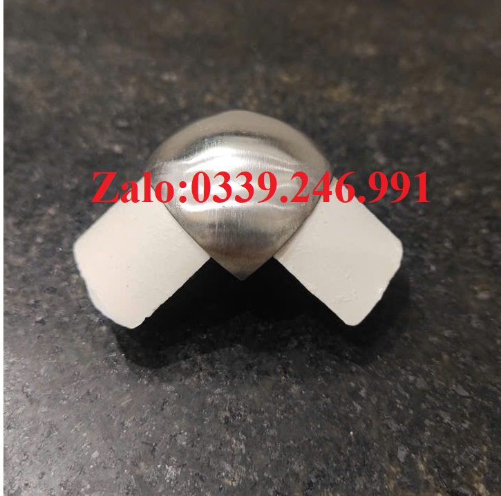 Mua sỉ bo góc tủ nhôm 3 chân ở đâu giá tốt