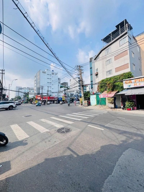 Bán nhà Mặt tiền Nguyễn Xí - gần ĐInh Bộ Linh, 400m là VinCom, 6,3x48m, 3 Tầng , 49,9 tỷ.