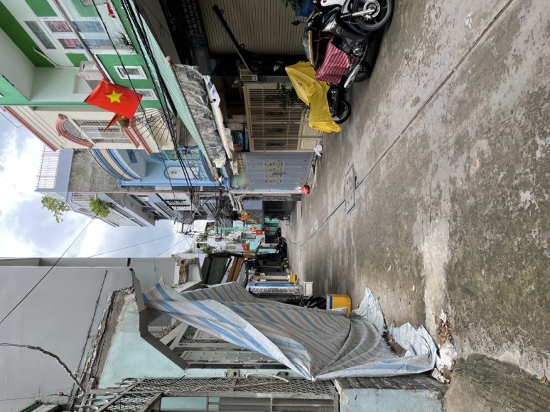 NHÀ CHÍNH CHỦ 20 NĂM CHƯA QUA ĐÒ-3 TẦNG-4PN- NHÀ 2 MẶT HẼM-HẼM THÔNG-SÁT MẶT TIỀN LẠC LONG QUÂN