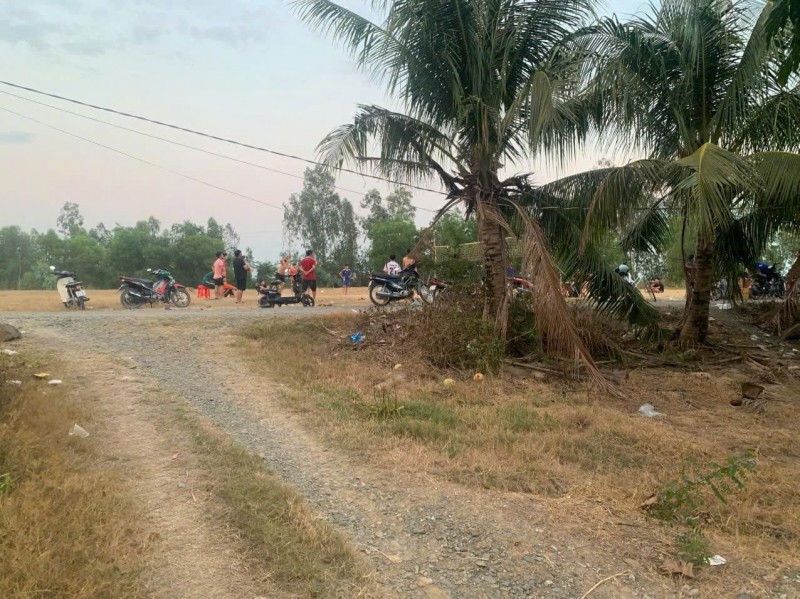 ĐẤT VƯỜN – GIÁ TỐT  – CHÍNH CHỦ CẦN BÁN Tại Cầu Vĩnh Lạc, Xã Vĩnh Gia, Huyện Tri Tôn, An Giang