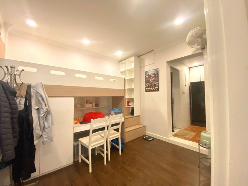 Bán căn hộ đẹp ngõ 28 Xuân La lô góc 64m2-3N1VS- giá 6,55 tỷ