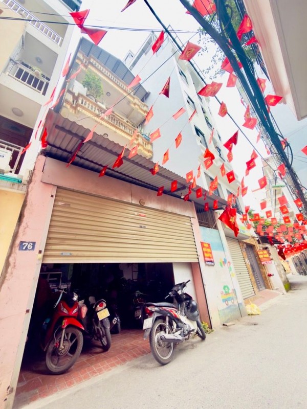 Bán nhà Xuân Đỉnh ngõ thông oto 79m2- 3 tầng- giá 13 tỷ.