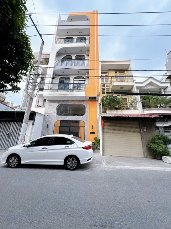 Bán CHDV 6 lầu mới 100% 17PN ngang 6m 108m2 ngay chợ Phạm Văn Bạch TN 100tr chỉ 21.9 tỷ.