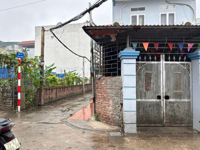 Bán Đất tặng nhà cấp 4 phố Vo Trung - Mảnh đất ở vị trí rất đẹp, ngõ rộng, ô tô ngủ trong nhà