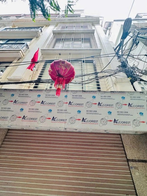 Bán Nhà Bạch Đằng 33.5m2. 5 tầng. mặt tiền 4.8m giá 12.5 tỷ Hai Bà Trưng Hà Nội