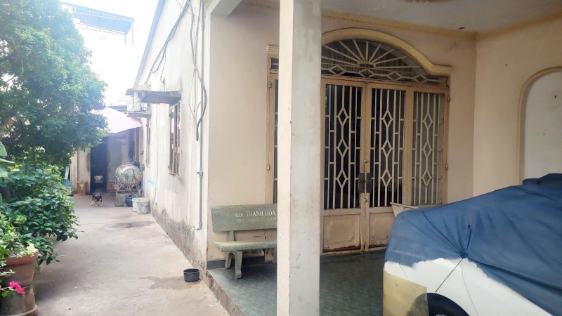 MẶT TIỀN VIP ĐÔNG HƯNG THUÂN NHÀ C4 SÁT SONG HÀNH
NGANG KHỦNG 7.4M-NỞ HẬU ĐẸP 8.5 M.CN: 254M2