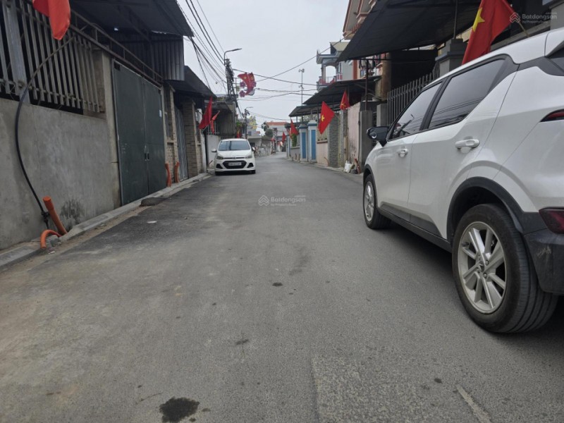 Bán 137.1m2 đất Lỗ Giao nằm trong lõi KĐT đa mục tiêu - 3 Ô tô tránh