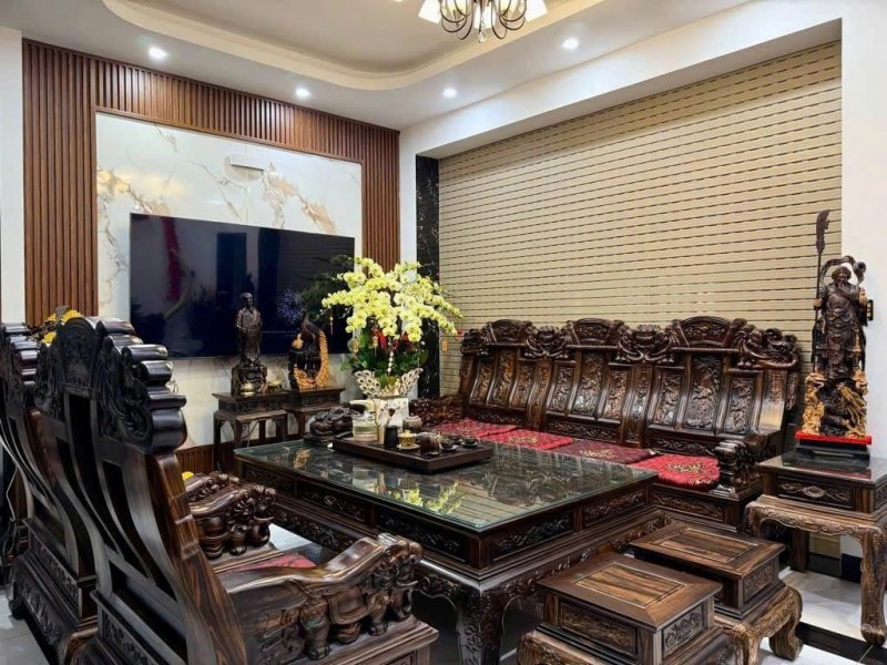 Bán Nhà Đê Trần Khát Chân 37m2. 5 tầng. mặt tiền 5.5m. giá 15.9 Tỷ Hai Bà Trưng Hà Nội