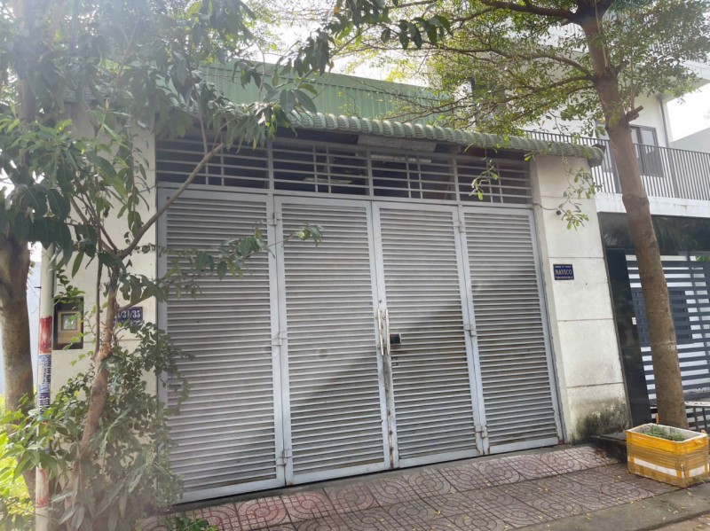 Bán khu đất kdc sổ hồng ,có sẵn căn nhà kho trên Q9, 104m2 , ngang 6.3m