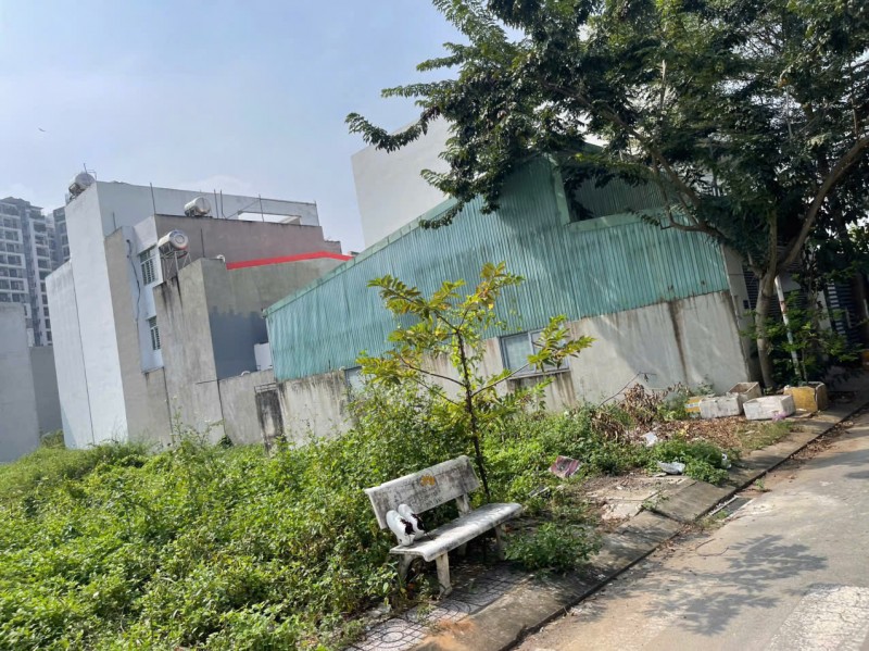 Bán khu đất kdc sổ hồng ,có sẵn căn nhà kho trên Q9, 104m2 , ngang 6.3m