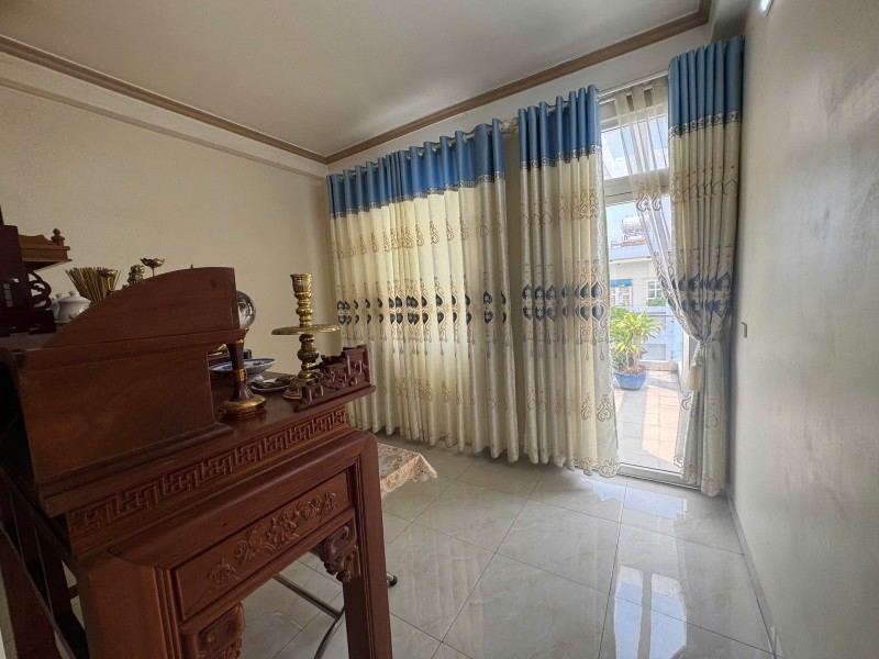 Bán nhà đường số 6, Linh Xuân, Thủ Đức, TP HCM. DT 104m2 , 4 tầng. Giá  - 6.95 tỷ.