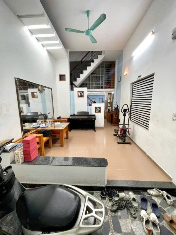 Hàng hiếm! Bán nhà Thái Hà, 65m2, 3 tầng, 16.4 tỷ, kinh doanh đỉnh, dòng tiền 25tr/tháng