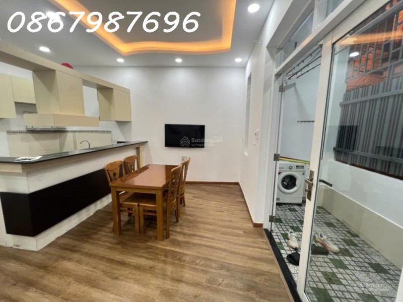 Nhà 1 trệt 1 lầu hẻm 3m cách chợ Phương Sài 50m .