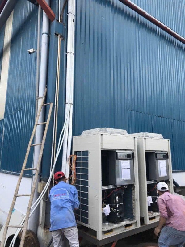 Lắp máy lạnh tủ đứng làm mát cho nhà xưởng